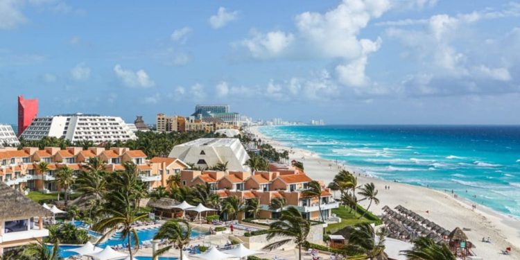 Se deslindan agencias por viaje de estudiantes poblanos a Cancún