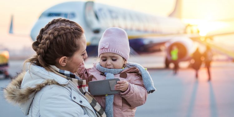 Tips para viajar por primera vez con un bebé durante el verano y en pandemia