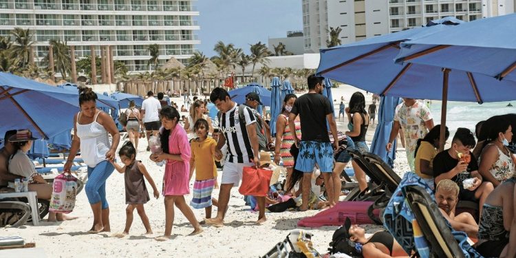 Turismo lastra comercio global de servicios en el primer trimestre