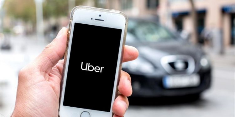 Uber dispuso viajes gratuitos para quienes necesiten vacunarse contra el COVID-19 | Actualidad