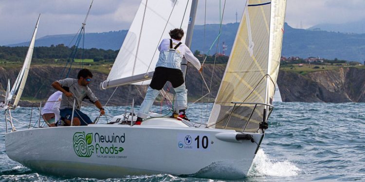 "NeWind Foods" remonta en Dinamarca y gana el Mundial J80