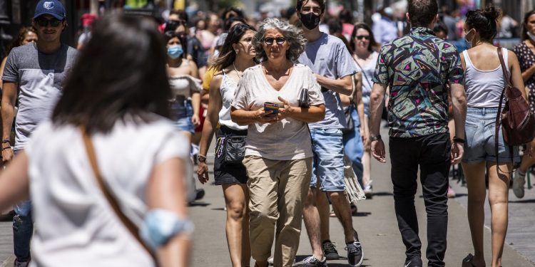 VÍDEO: Coronavirus.- EEUU vuelve a recomendar "no viajar" a España debido al riesgo "muy alto" de la COVID-19