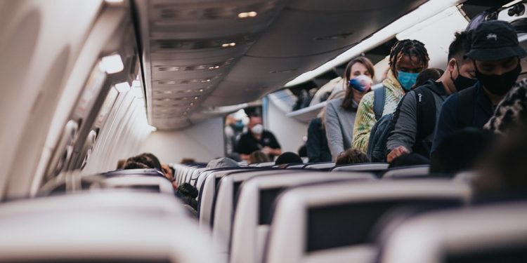 Pasajeros en un avion