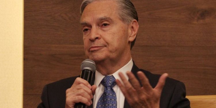 denuncian al rector por presunto lavado; es una campaña de mentiras, responde