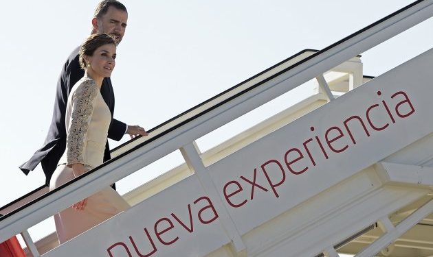 felip leticia se marchan en avión GTRES