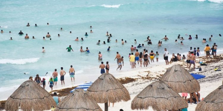 máximo en grupos de 20 personas y con protocolos