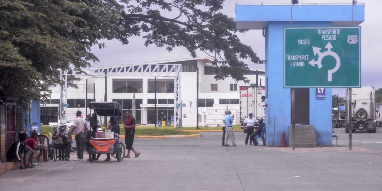 ¿Por qué el aumento de la frecuencia de viajes terrestres no oxigena el turismo nicaragüense?