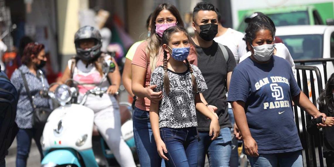 ¿Por qué los mexicanos vacunados con Sinovac y Cansino podrían tener problemas para viajar a EU?