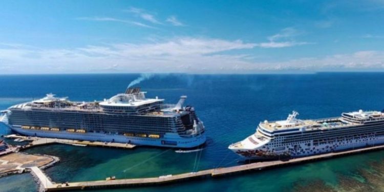 Volvió a Roatán el “Symphony of the Seas”, el crucero más grande del mundo – Hondudiario