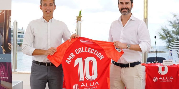 Águila presenta el patrocinio del Real Mallorca y la nueva marca de AMResorts | Noticias de Hoteles