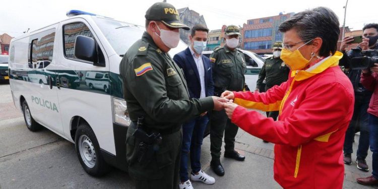 Alcaldía de Claudia López habría ofrecido viajes a San Andrés y Cartagena a policías de Bogotá