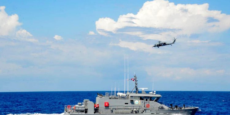 Armada busca unas 13 personas que habrían desaparecidos en viaje ilegal