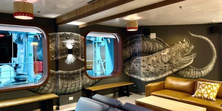 Artista puertorriqueño Alexis Díaz crea murales en crucero de Richard Branson