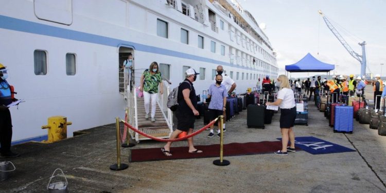 Buque Star Breeze inaugura temporada de cruceros 2021-2022
