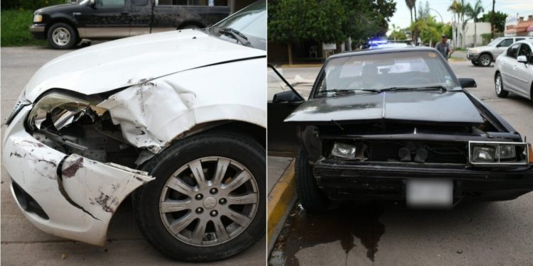 Chocan dos autos en transitado crucero de Los Mochis, Sinaloa