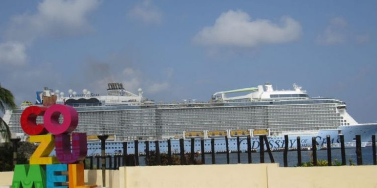 Crucero 'Odyssey Of The Seas' atraca con más de mil 300 pasajeros en Cozumel