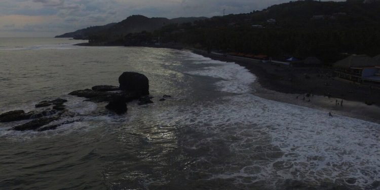 EE. UU. emite alerta sobre condiciones en las playas de El Salvador