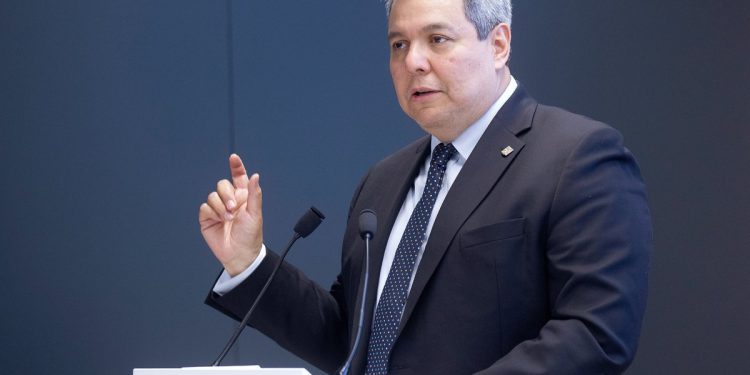 El BCIE entrega estudio de factibilidad sobre teleférico público en Honduras