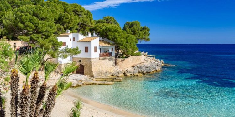 España permanecerá en color ámbar en semáforo epidemiológico de viajes del Reino Unido