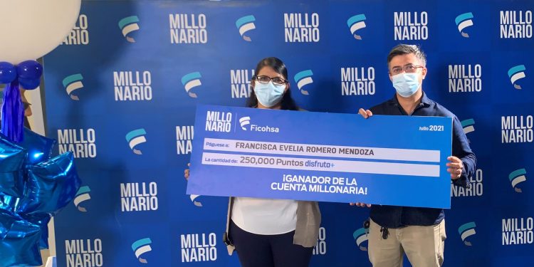 Ficohsa entregó un Millón de Puntos de la Cuenta de Ahorro Millonaria