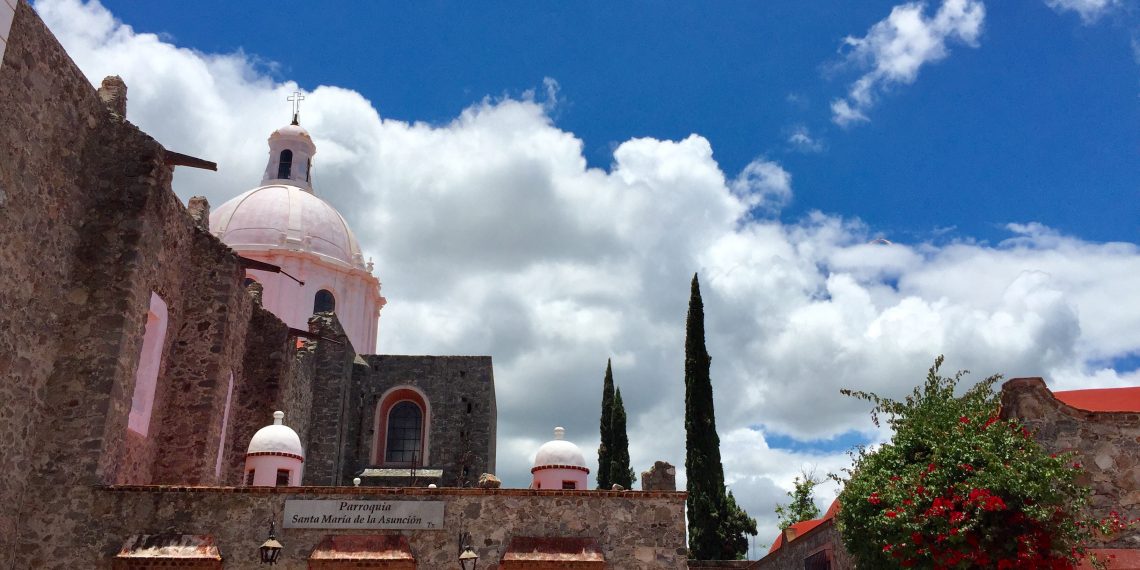 La Asociación Queretana de Hoteleros, A.C. de Tequesquiapan, Qro. te invitamos al Outlet de Verano