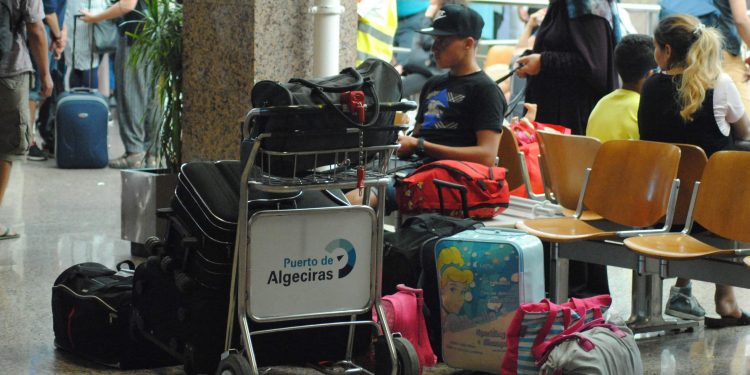 Incertidumbre ante la posibilidad de recuperación del flujo de pasajeros en el Estrecho