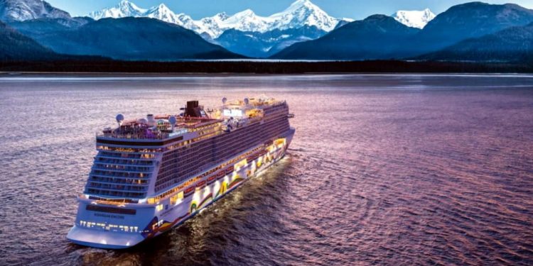 Indígenas de Alaska festejan el fin de la ausencia de turistas y cruceros por el covid-19