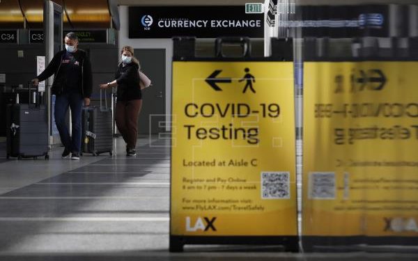 La UE vuelve a limitar los viajes turísticos desde EEUU por la pandemia