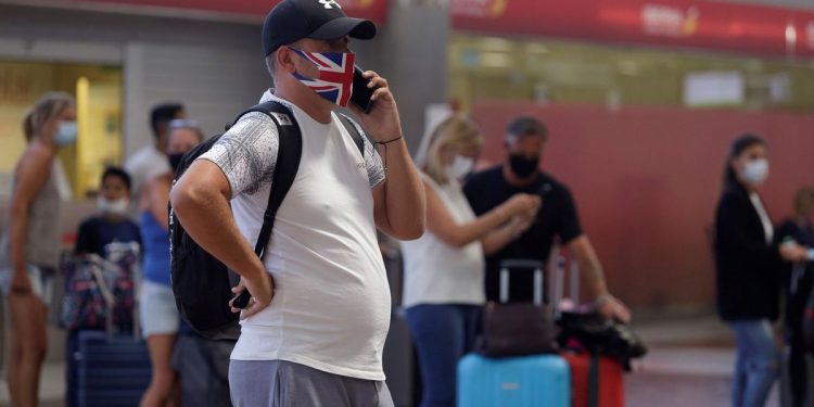 La industria turística española está preocupada por los riesgos de las nuevas restricciones de viaje británicas