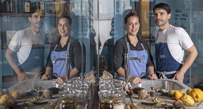 Pía León junto a su marido Virgilio Martínez.