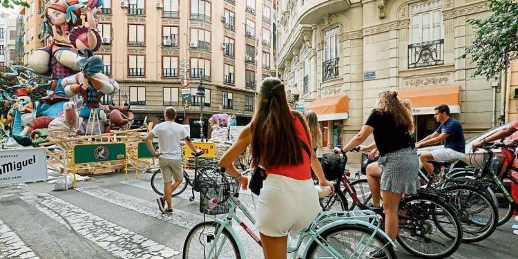 Las comunidades intentan alargar la temporada con un ‘Imserso’ autonómico