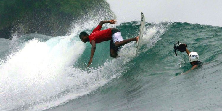Las mejores playas para practicar surf en Colombia