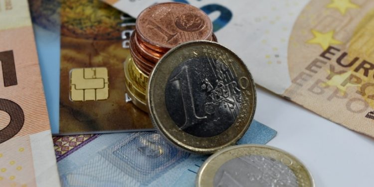 Las tarjetas revolving que bancos, aerolíneas o agencias de viaje venden como ofertas