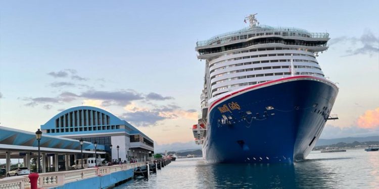 Llega el primer crucero con pasajeros a la Isla desde el inicio de la pandemia – Telemundo Puerto Rico