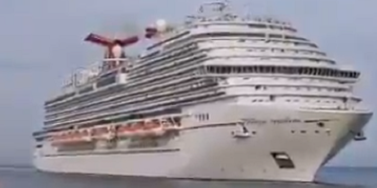 Llega primer crucero a Vallarta tras restricciones