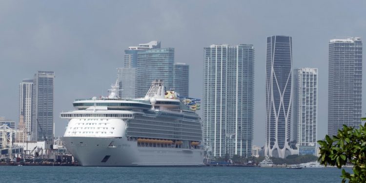 Los CDC cambiaron sus recomendaciones para viajar en cruceros