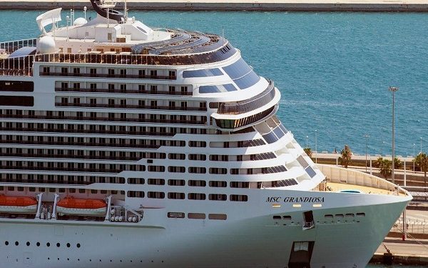 Los grandes cruceros vuelven a Barcelona pero la cifra de pasajeros no remonta