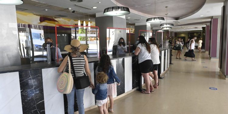 Familias de toda España eligen hoteles de la Costa Azahar para pasar sus vacaciones.