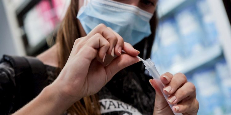 Los laboratorios ven incrementado su rendimiento los jueves y los viernes a causa de los viajes