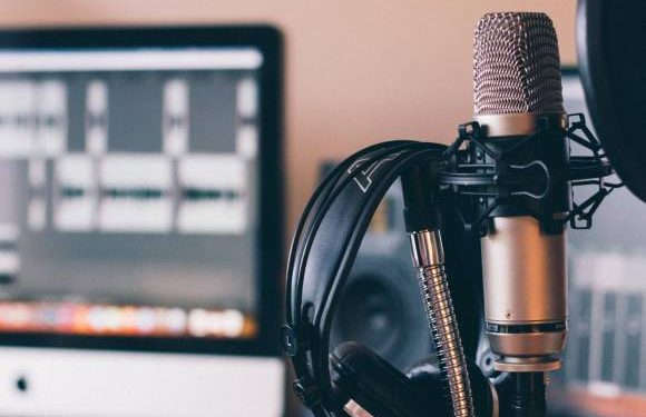 Los mejores podcast de viajes: ‘The Bike Show’ | ‘Armchair Explorer’