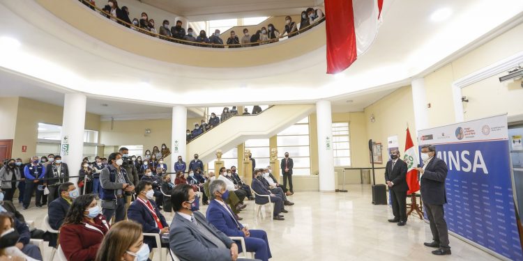 Ministro Cevallos: tenemos que luchar pensando que sí podemos hacer de la salud un derecho | Noticias