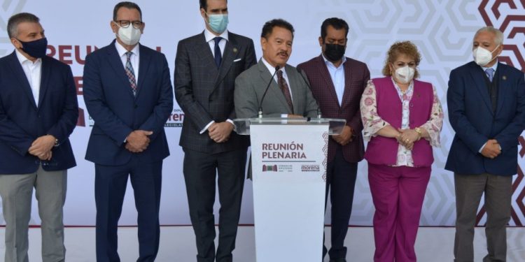 Morena busca formar megabancada para controlar Diputados