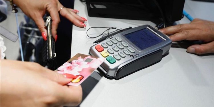 Pagar con tarjeta las vacaciones fuera de España
