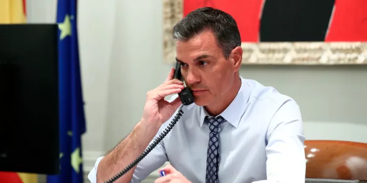 Pedro Sánchez habla con el presidente egipcio tras suspender su viaje