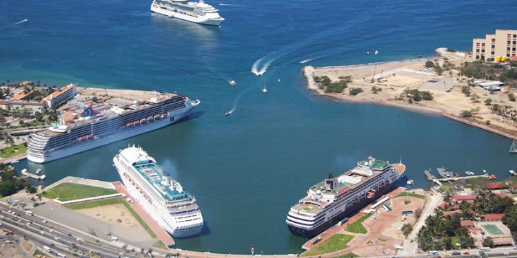 Preparan llegada de 4 cruceros a Puerto Vallarta con todo y semáforo Rojo