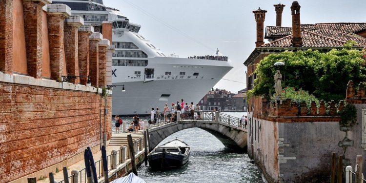 Prohíben los grandes cruceros en Venecia para evitar perder el estatus de Patrimonio Mundial de la UNESCO