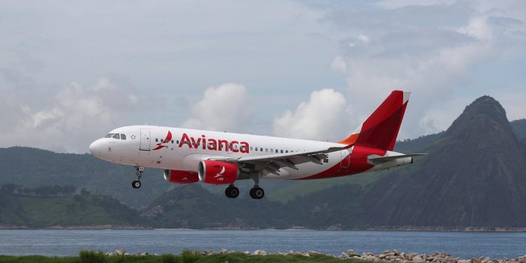Que no le pase: las razones por las que Avianca no dejó viajar a pasajero con yeso en Bogotá