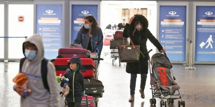 Qué pasa con los chicos en países que exigen certificado de vacunación para el ingreso de turistas