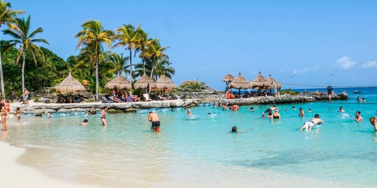 Repuntan ventas de paquetes vacacionales durante el verano