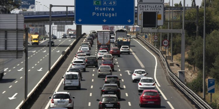La autovía A-49 sentido Huelva-Portugal. A 27 de agosto de 2021, En Sevilla (Andalucía, España)